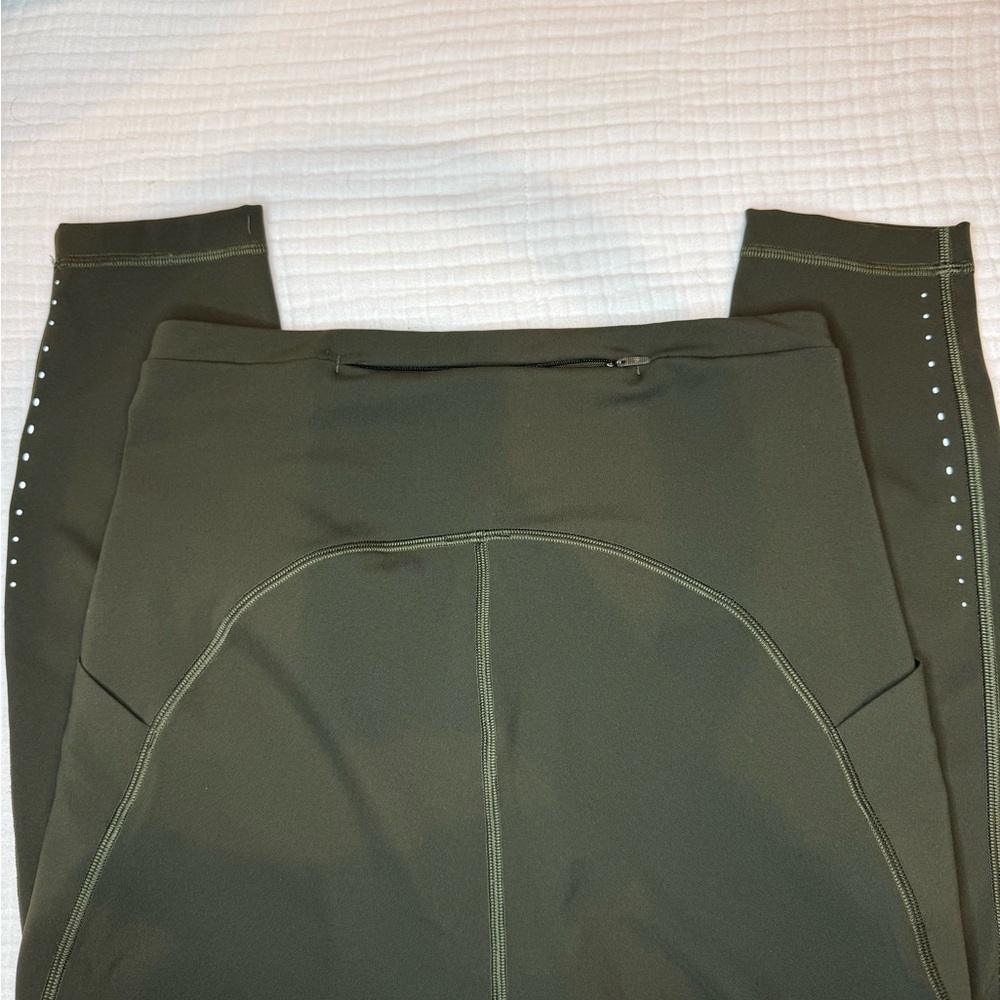 Lululemon Athletica Olive Green Leggings, side pockets and zip back pockets - Picture 12 of 16